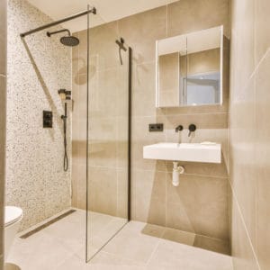 Moder glass shower